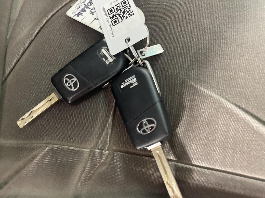 Photo '22' of Toyota Hilux