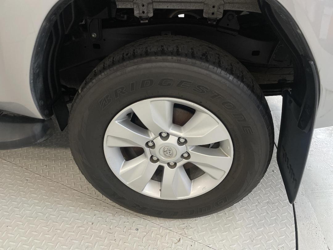 Photo '11' of Toyota Hilux