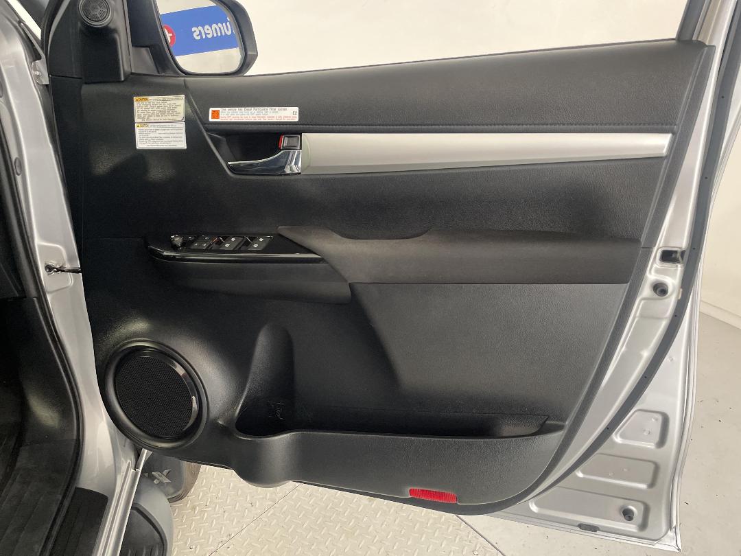 Photo '15' of Toyota Hilux