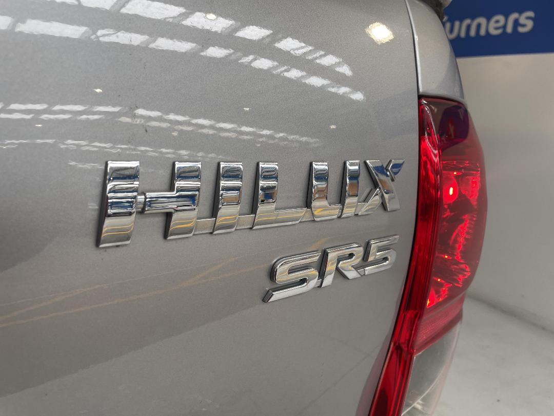 Photo '35' of Toyota Hilux