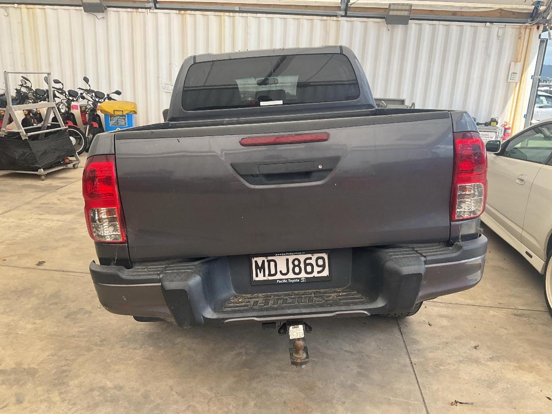 Photo '4' of Toyota Hilux SR5 Cruiser TD DC Photo '4' of Toyota Hilux SR5 Cruiser TD DC