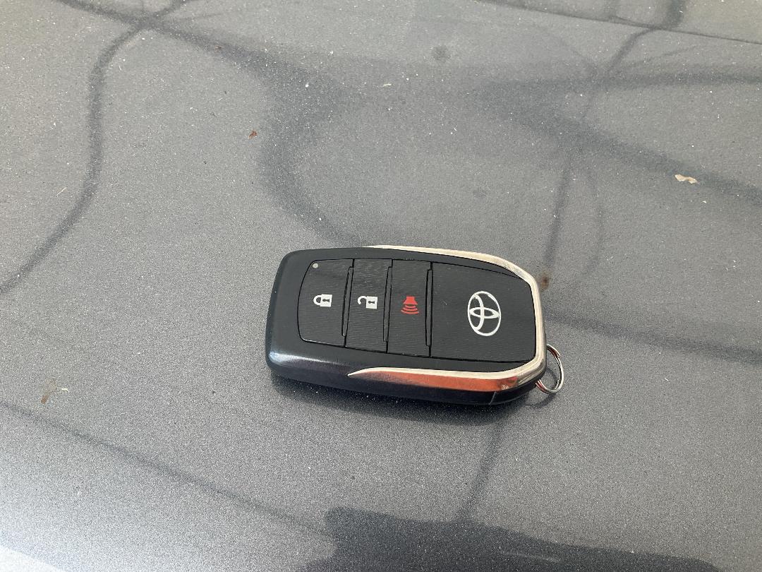 Photo '7' of Toyota Hilux SR5 Cruiser TD DC Photo '7' of Toyota Hilux SR5 Cruiser TD DC