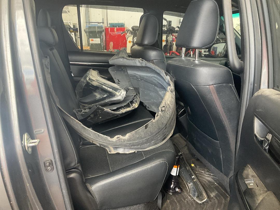 Photo '12' of Toyota Hilux SR5 Cruiser TD DC Photo '12' of Toyota Hilux SR5 Cruiser TD DC