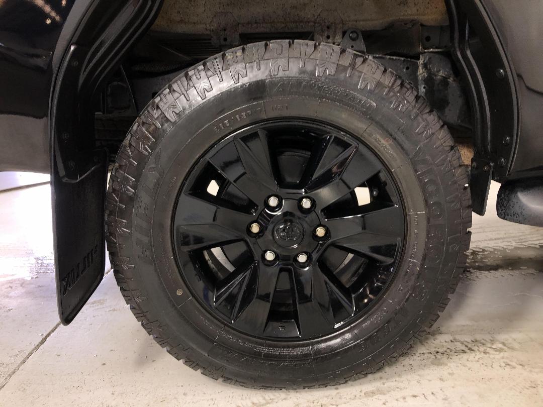 Photo '12' of Toyota Hilux