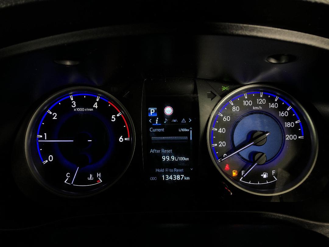 Photo '21' of Toyota Hilux