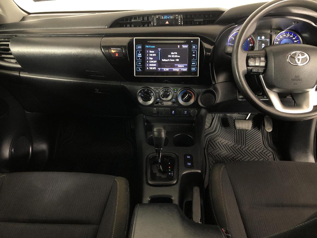 Photo '17' of Toyota Hilux