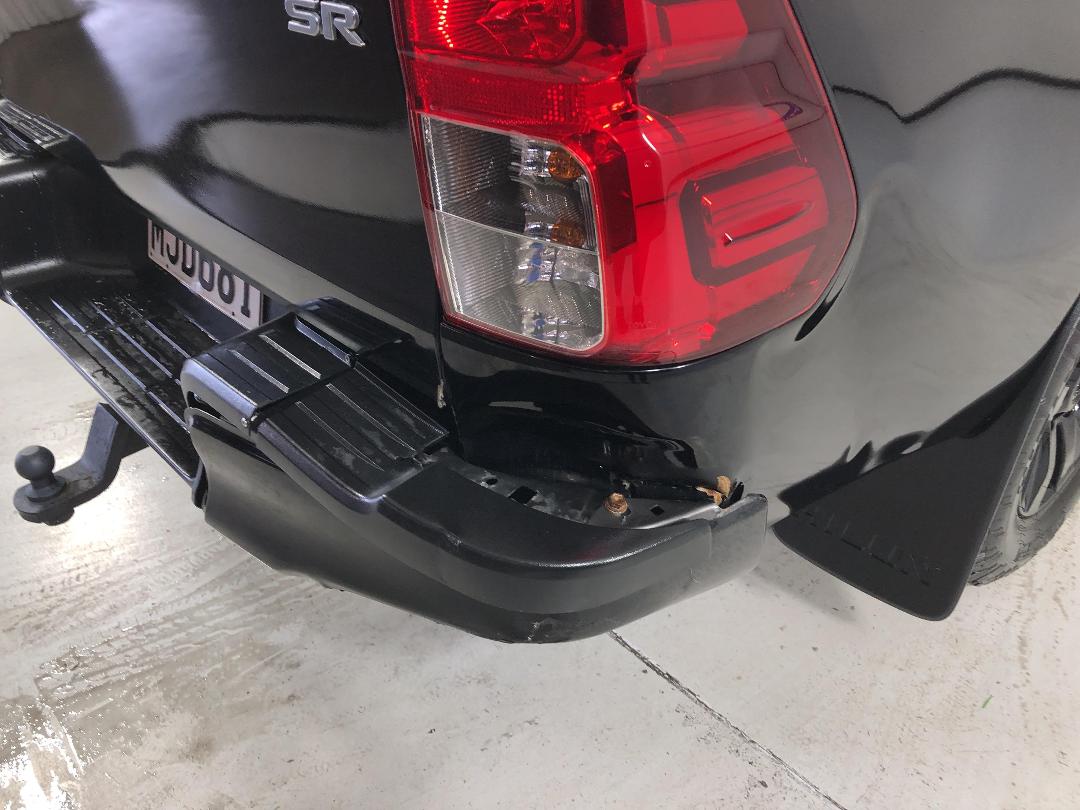 Photo '24' of Toyota Hilux