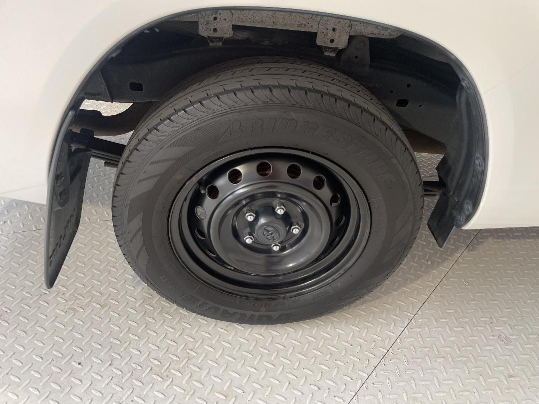 Photo '12' of Toyota Hilux