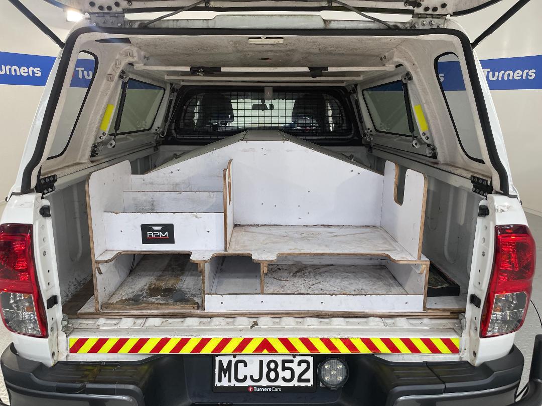 Photo '14' of Toyota Hilux