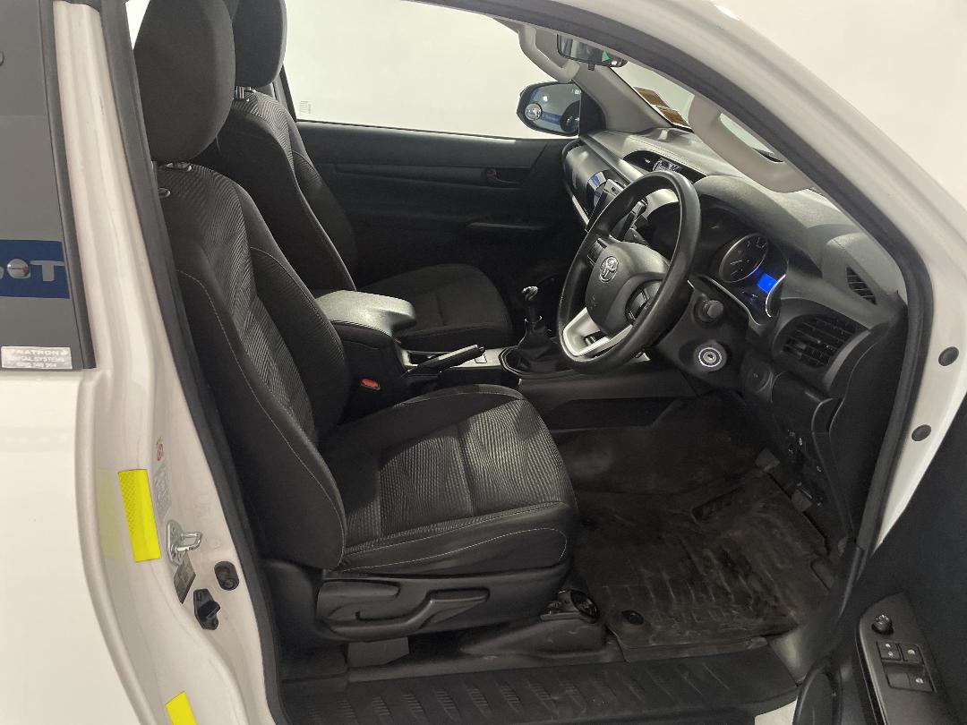 Photo '16' of Toyota Hilux