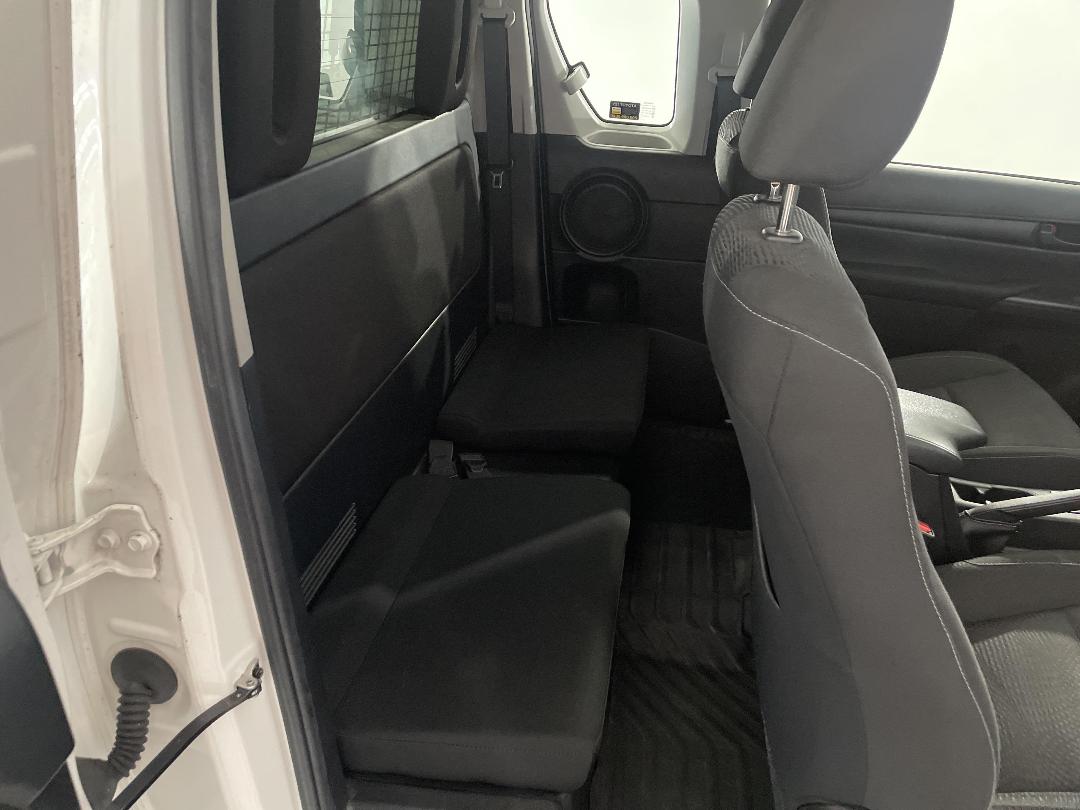 Photo '20' of Toyota Hilux