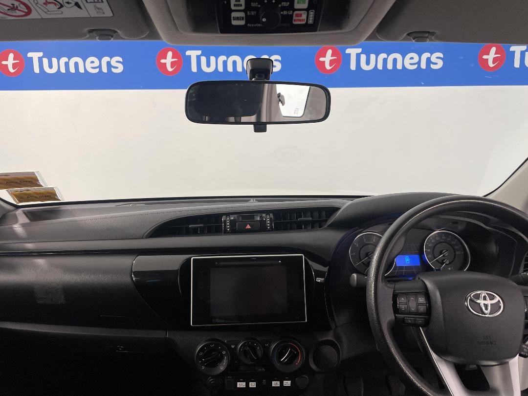 Photo '17' of Toyota Hilux