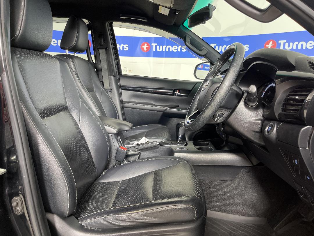 Photo '16' of Toyota Hilux