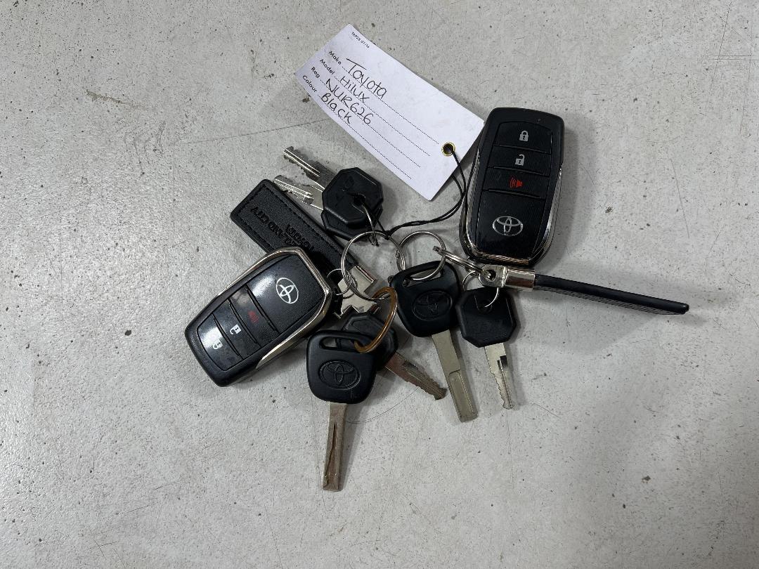 Photo '22' of Toyota Hilux