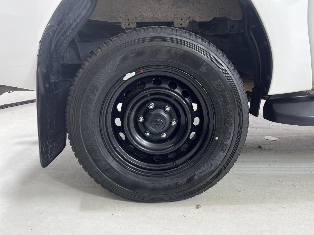 Photo '12' of Toyota Hilux