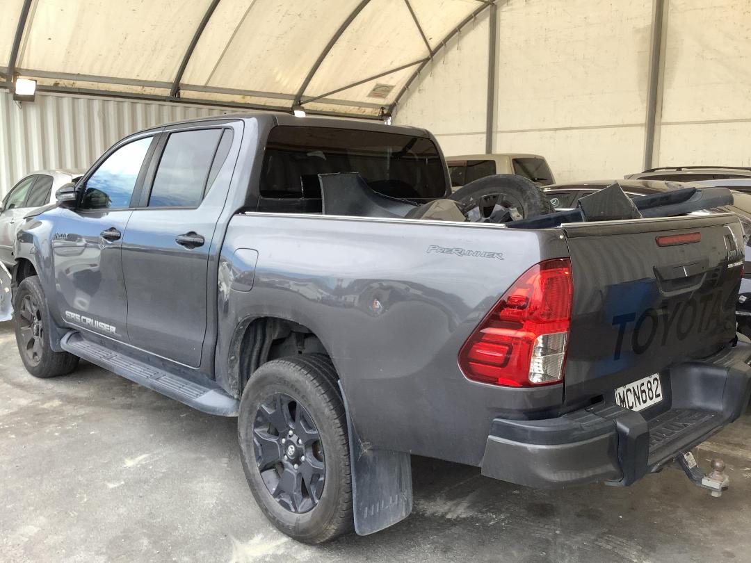 Photo '7' of Toyota Hilux SR5 Cruiser TD DC Photo '7' of Toyota Hilux SR5 Cruiser TD DC