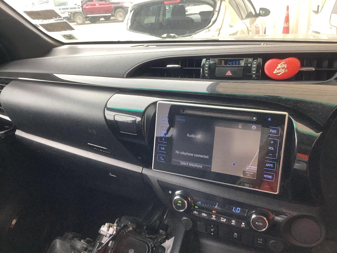 Photo '17' of Toyota Hilux SR5 Cruiser TD DC Photo '17' of Toyota Hilux SR5 Cruiser TD DC