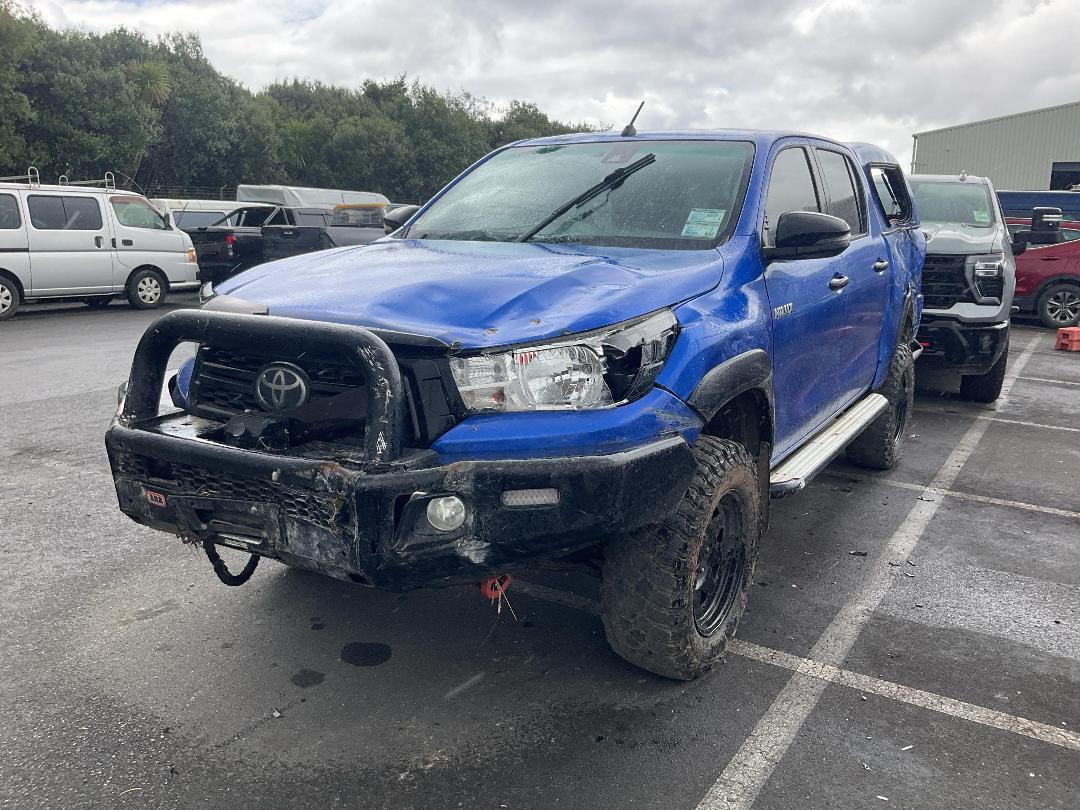 Photo '3' of Toyota Hilux SR TD DC/CC