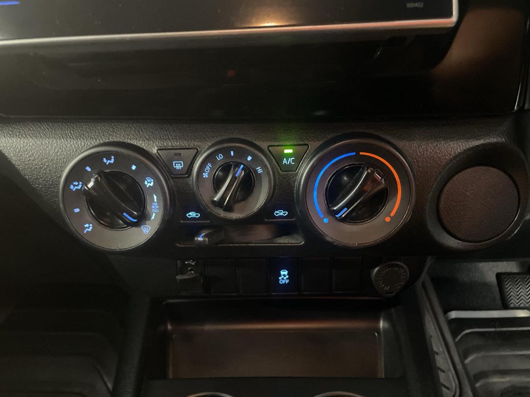 Photo '30' of Toyota Hilux Photo '30' of Toyota Hilux