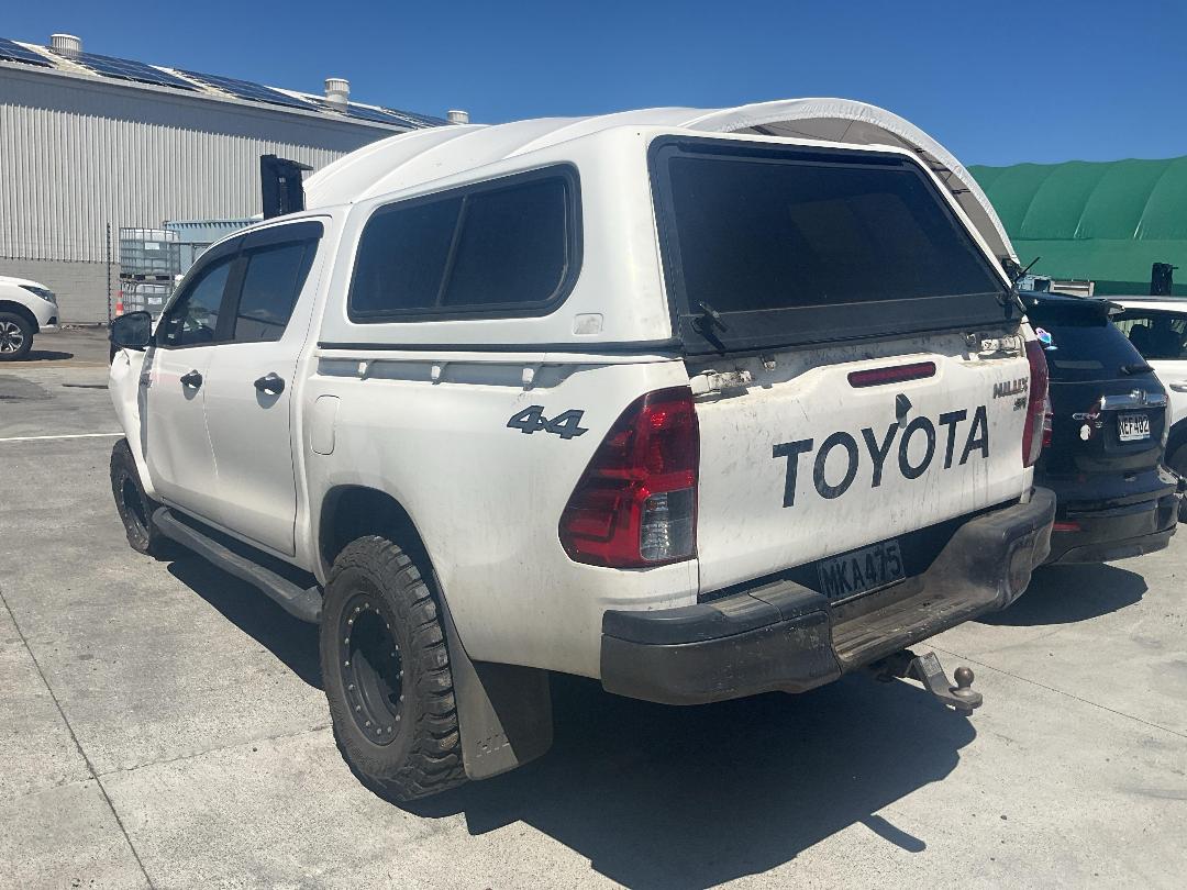 Photo '4' of Toyota Hilux SR TD DC Photo '4' of Toyota Hilux SR TD DC