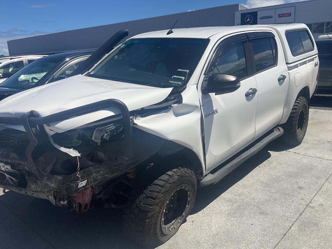 Photo '3' of Toyota Hilux SR TD DC Photo '3' of Toyota Hilux SR TD DC