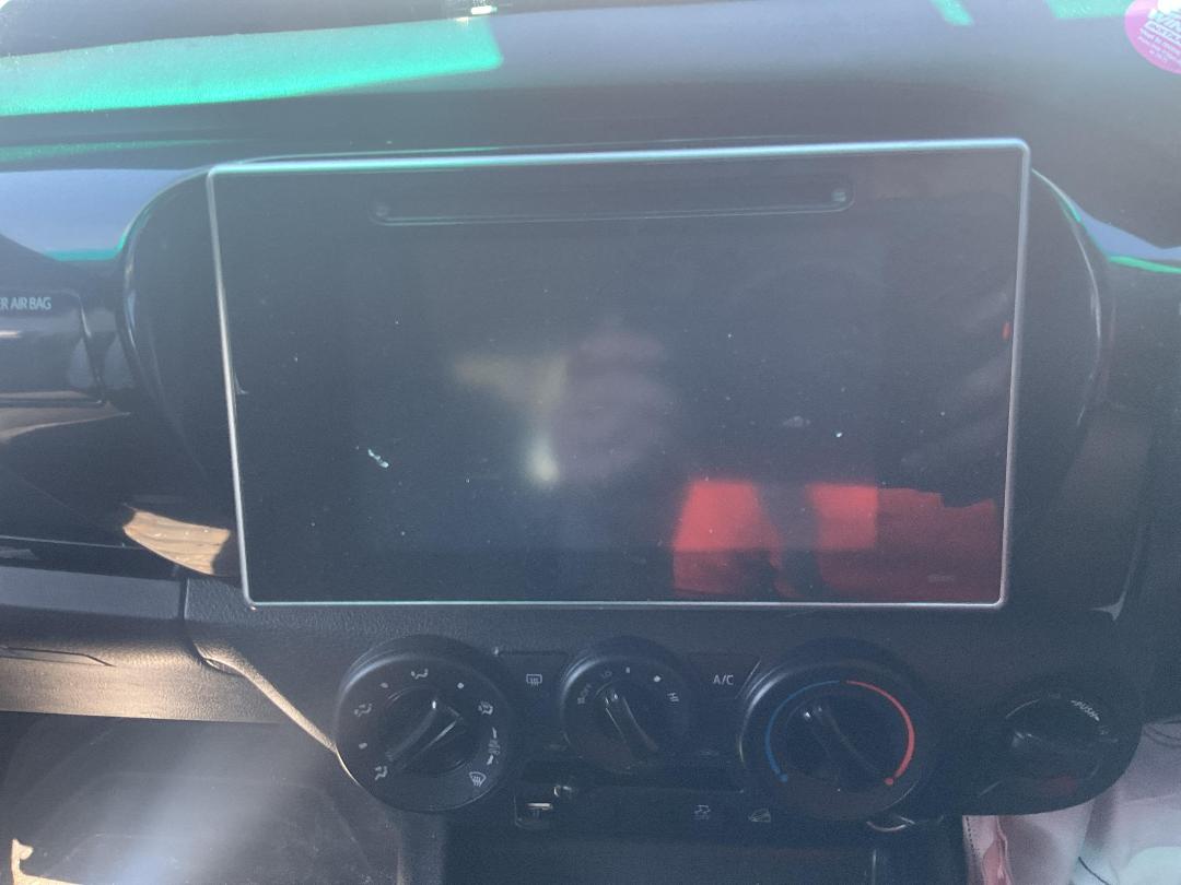 Photo '9' of Toyota Hilux SR TD DC Photo '9' of Toyota Hilux SR TD DC