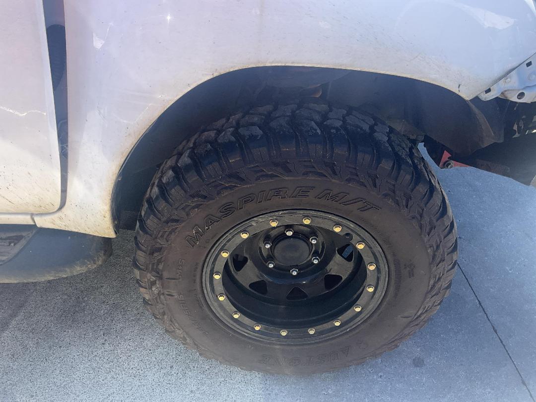 Photo '16' of Toyota Hilux SR TD DC Photo '16' of Toyota Hilux SR TD DC