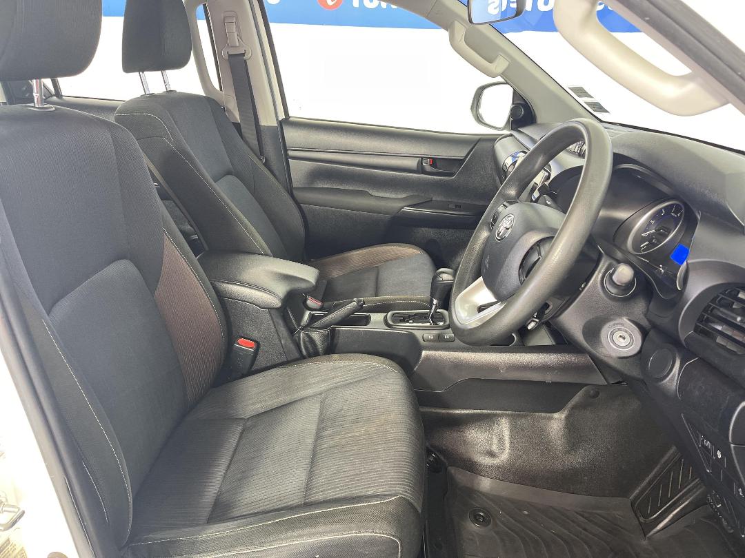 Photo '16' of Toyota Hilux Photo '16' of Toyota Hilux