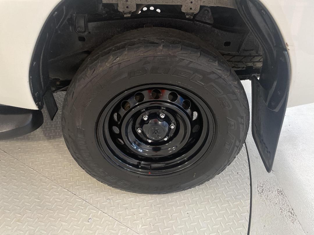 Photo '11' of Toyota Hilux