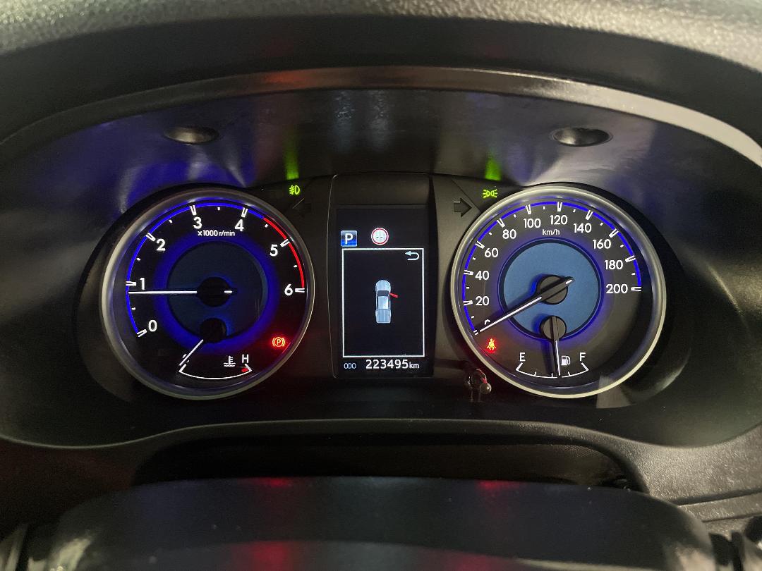 Photo '21' of Toyota Hilux