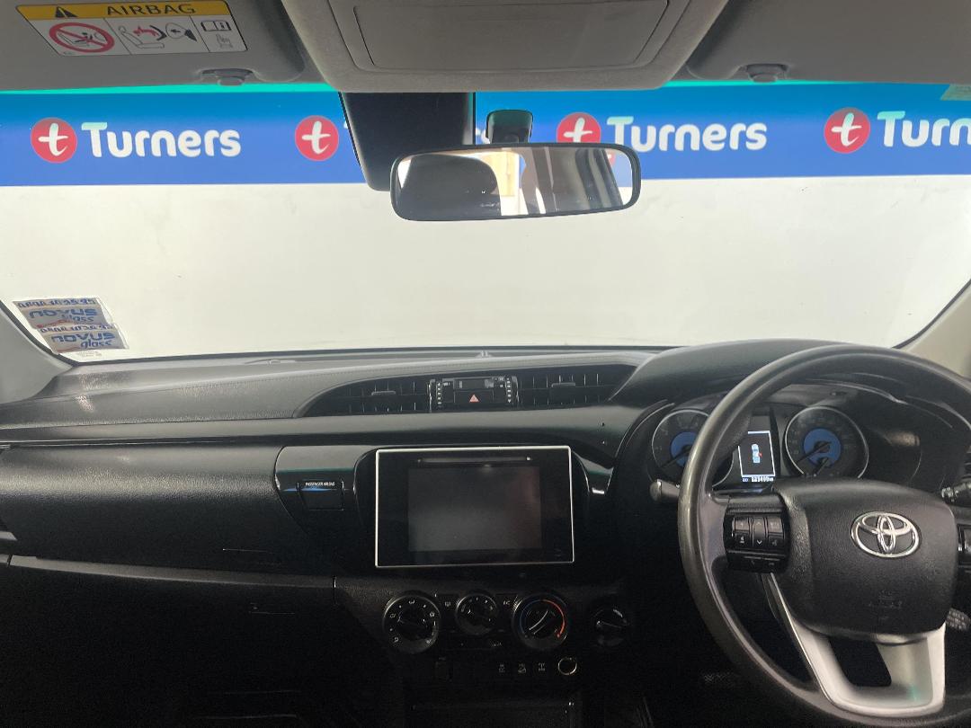 Photo '17' of Toyota Hilux