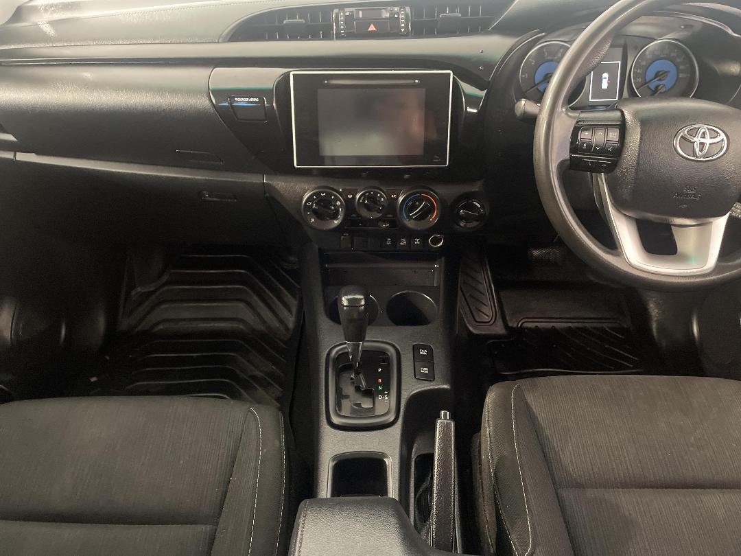 Photo '18' of Toyota Hilux