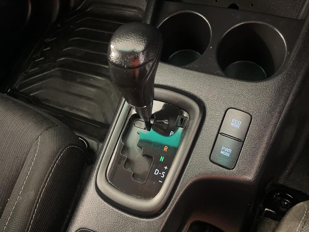 Photo '32' of Toyota Hilux