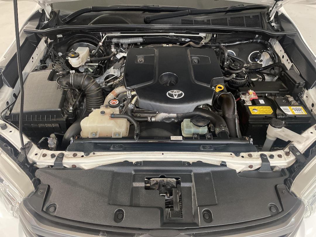 Photo '13' of Toyota Hilux