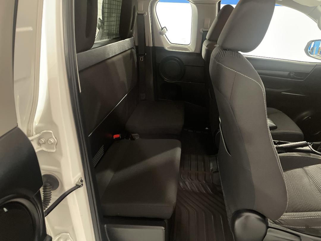 Photo '20' of Toyota Hilux