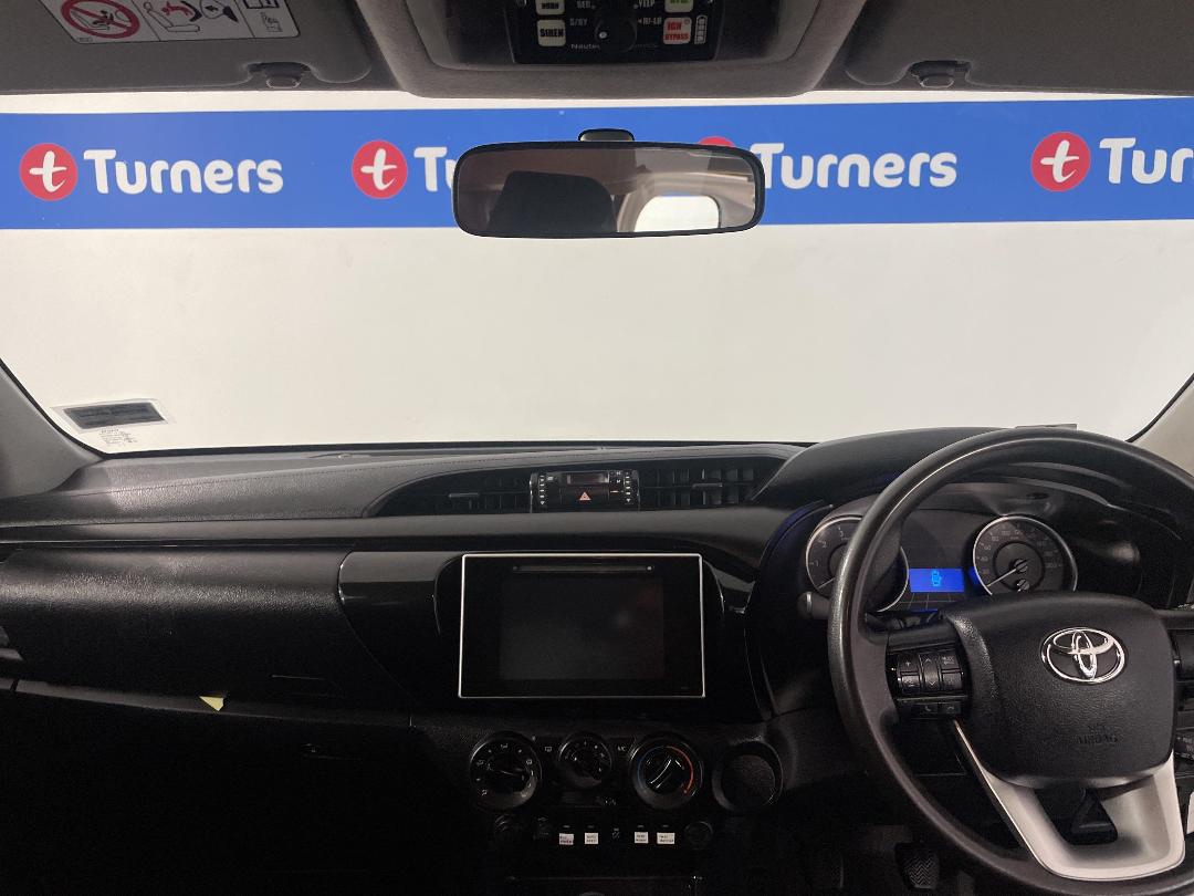 Photo '17' of Toyota Hilux