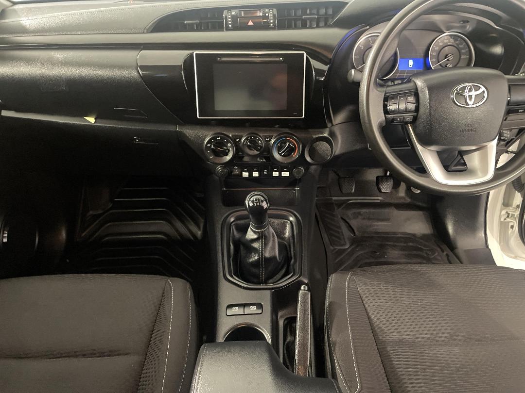 Photo '18' of Toyota Hilux