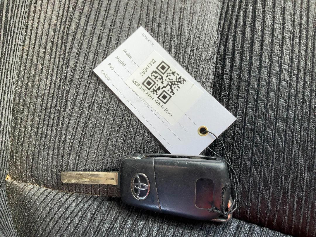 Photo '18' of Toyota Hilux SR TD EC Photo '18' of Toyota Hilux SR TD EC