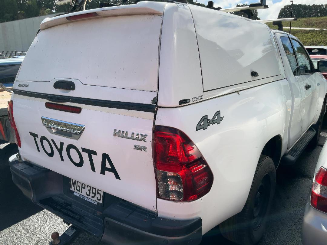 Photo '4' of Toyota Hilux SR TD EC Photo '4' of Toyota Hilux SR TD EC