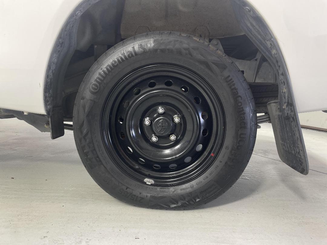 Photo '11' of Toyota Hilux