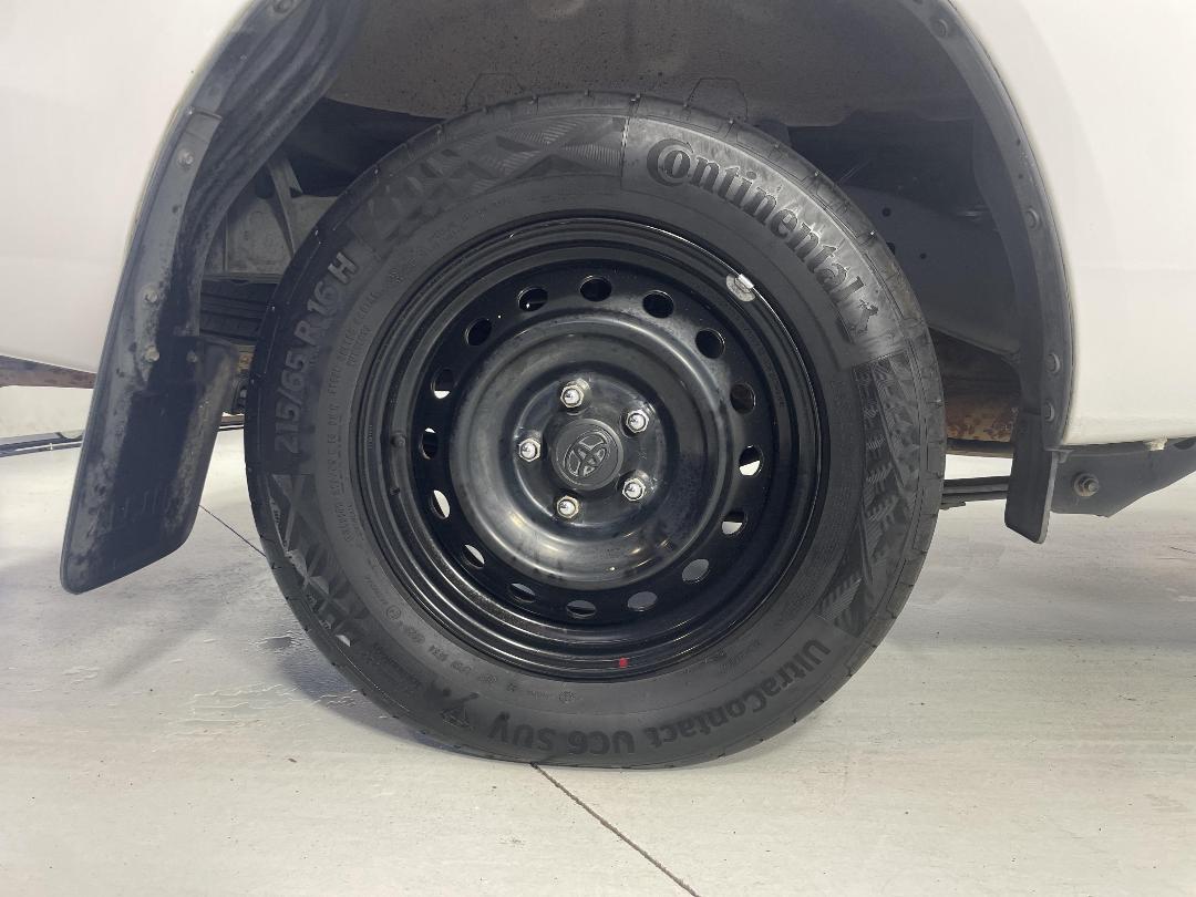 Photo '12' of Toyota Hilux