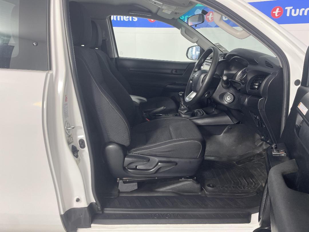 Photo '16' of Toyota Hilux