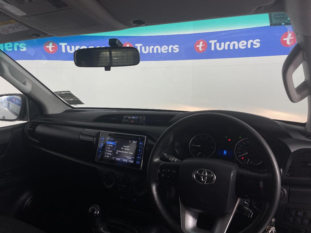 Photo '17' of Toyota Hilux