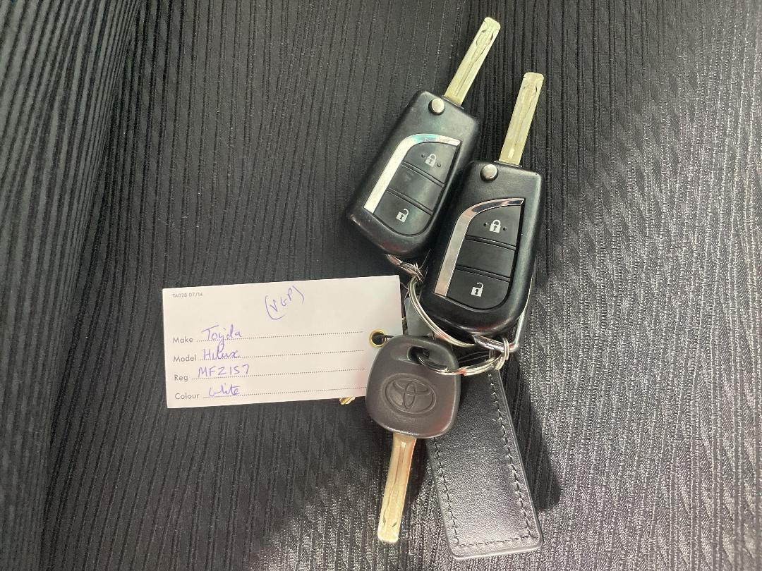 Photo '21' of Toyota Hilux