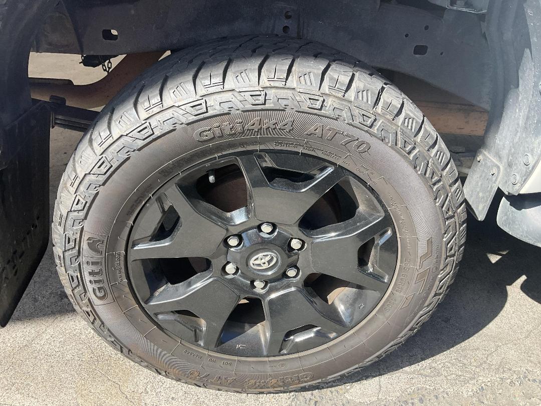 Photo '6' of Toyota Hilux SR5 Cruiser TD DC