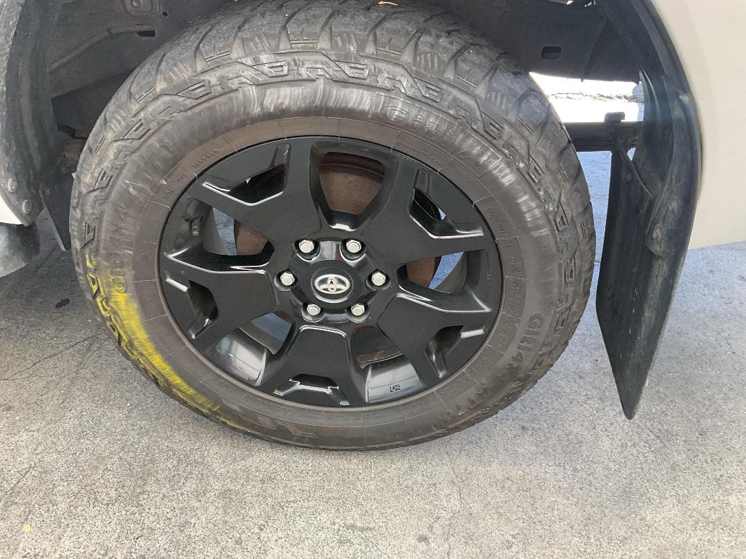 Photo '11' of Toyota Hilux SR5 Cruiser TD DC