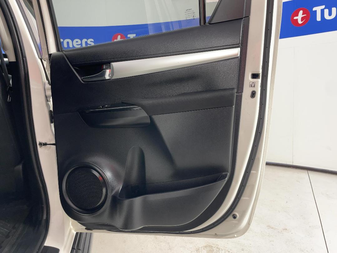 Photo '19' of Toyota Hilux