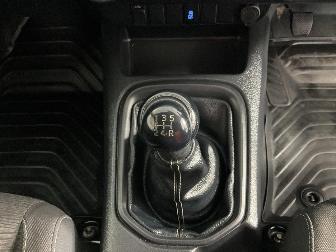 Photo '18' of Toyota Hilux