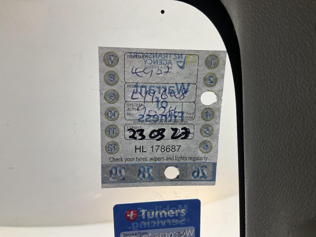 Photo '24' of Toyota Hilux