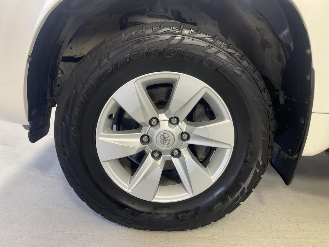 Photo '10' of Toyota Landcruiser Prado